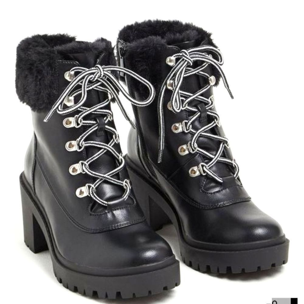 TORRID Extra wide black warm fur chunky winter Bootie (WW) 9.5 W NEW IN BOX - Picture 3 of 16